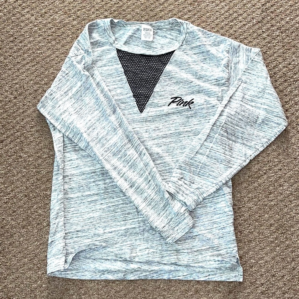 Barely worn PINK long sleeve shirt.